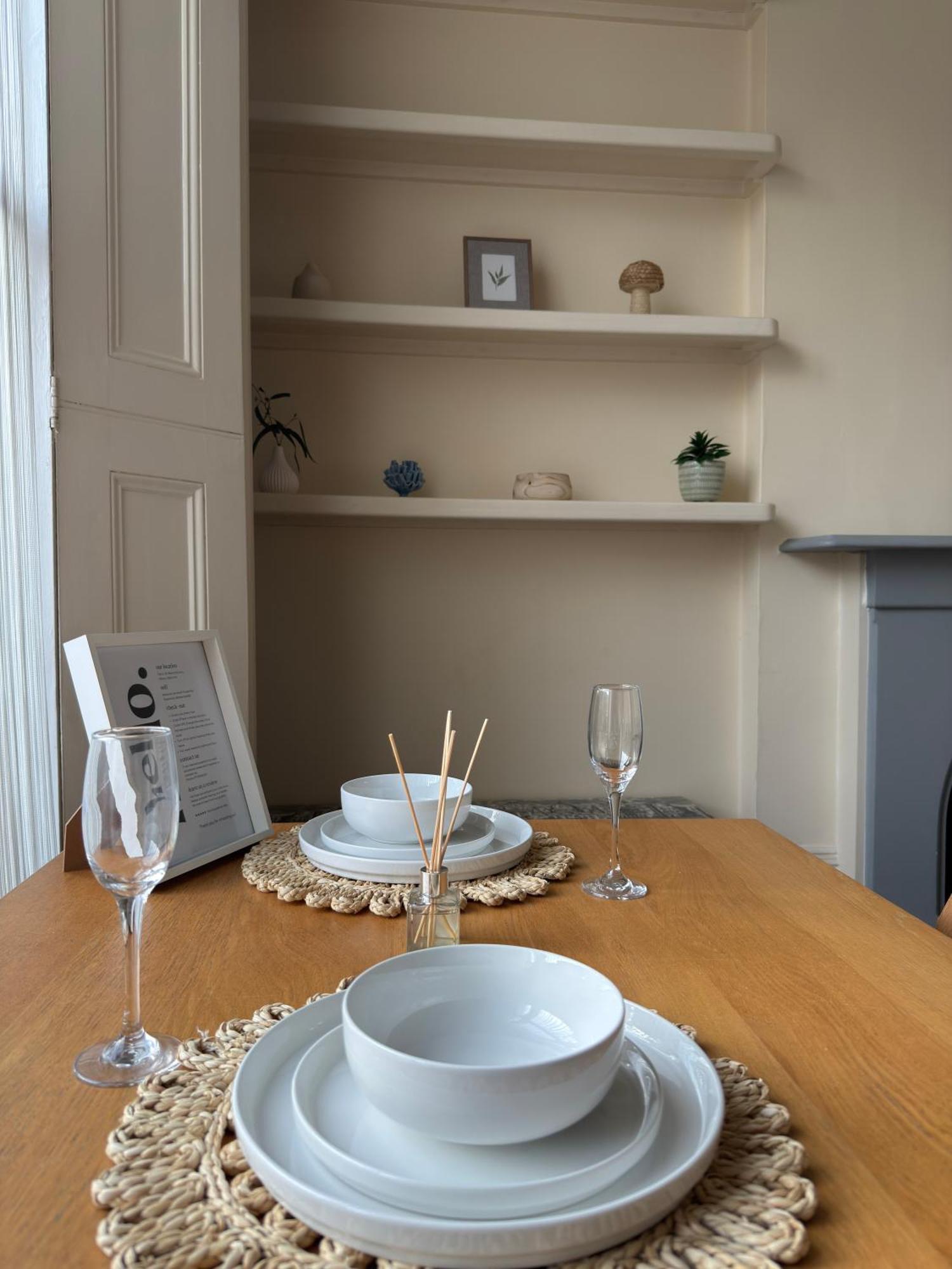 Amanah - 2 Bed Iconic Abbey Road Zone 2 * Londra