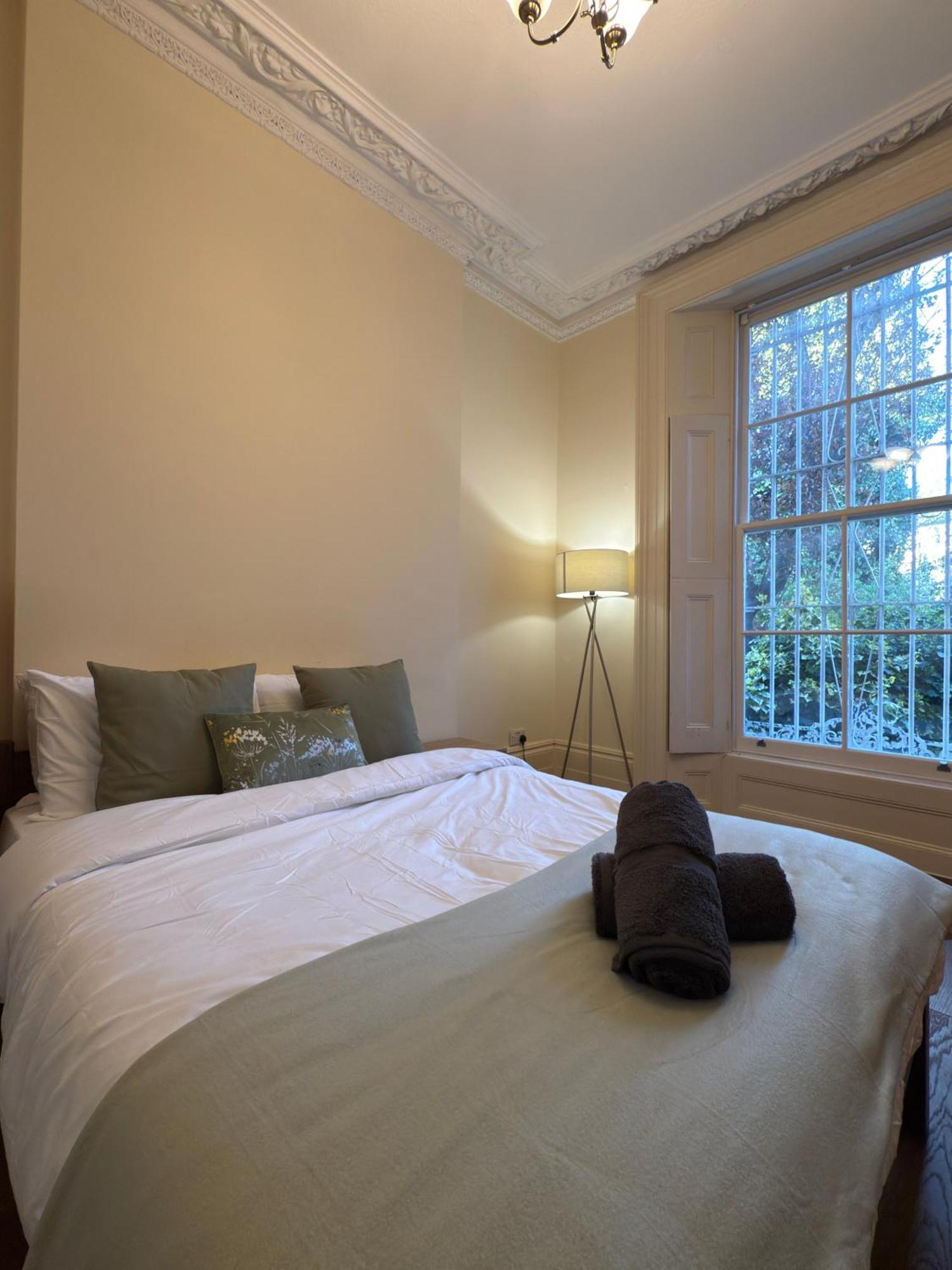 Appartamento Amanah - 2 Bed Iconic Abbey Road Zone 2 Londra